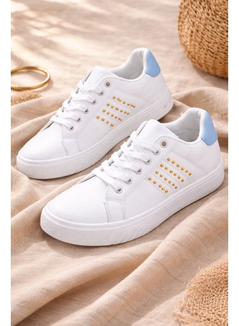 شوز كوتش حريمي و بناتي أبيض سنيكرز ترندي سبور، تصميم مريح بتفاصيل استرس ذهبي، مناسب للوك الكاجوال اليومي والمشاوير واللبس العملي كود 5001 - Image 5